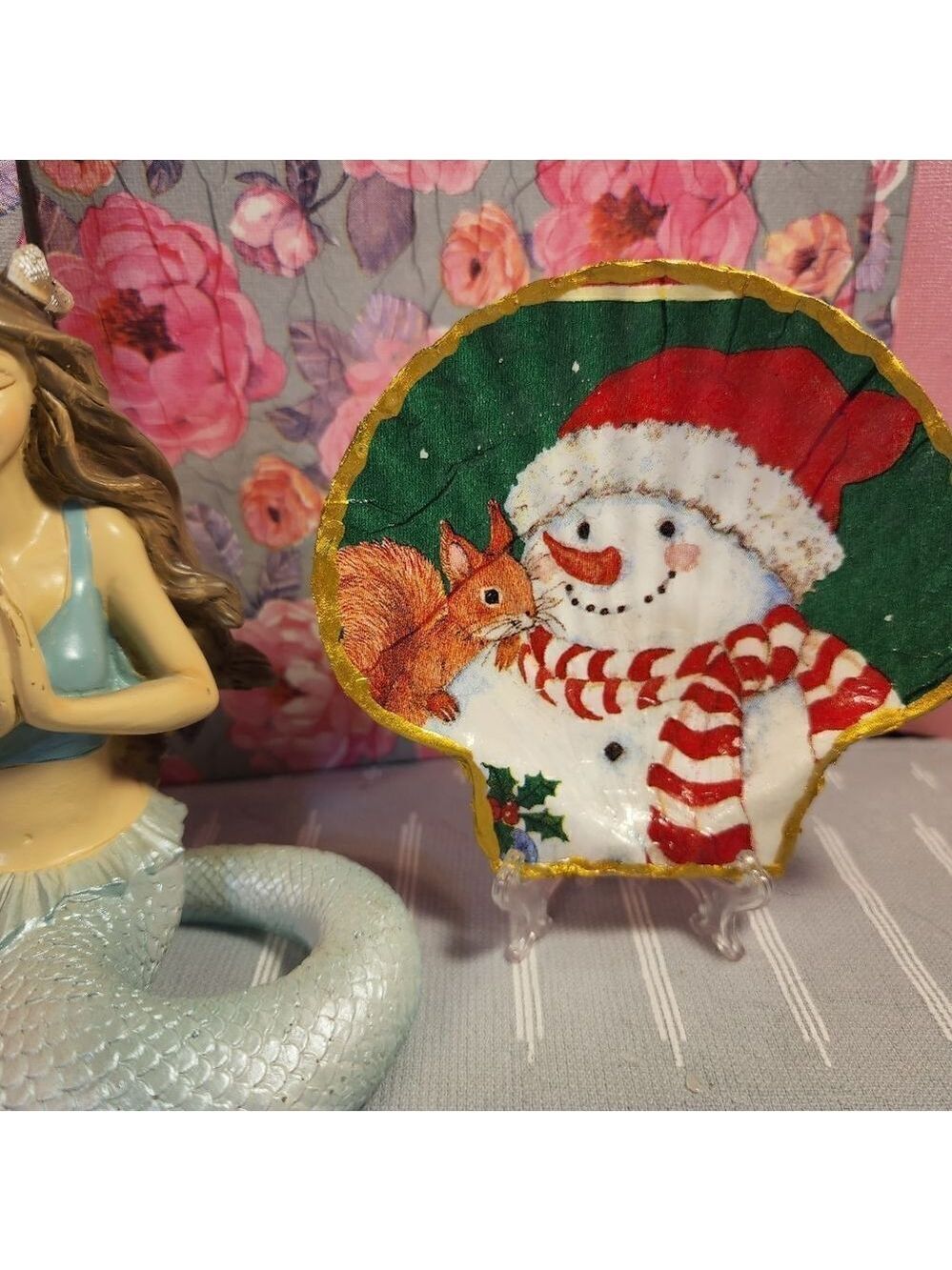 DECOUPAGE SCALLOPED FAN SHELL 